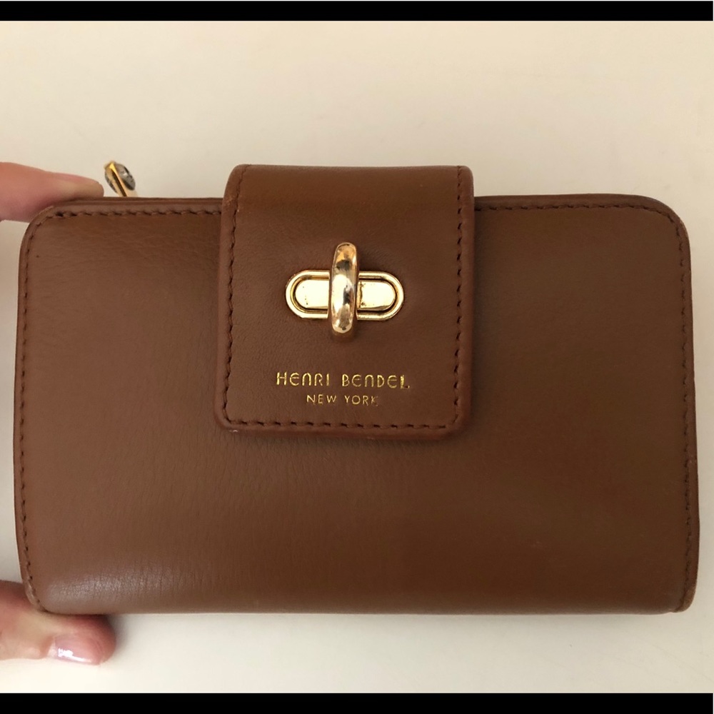 Hendri Bendel leather wallet